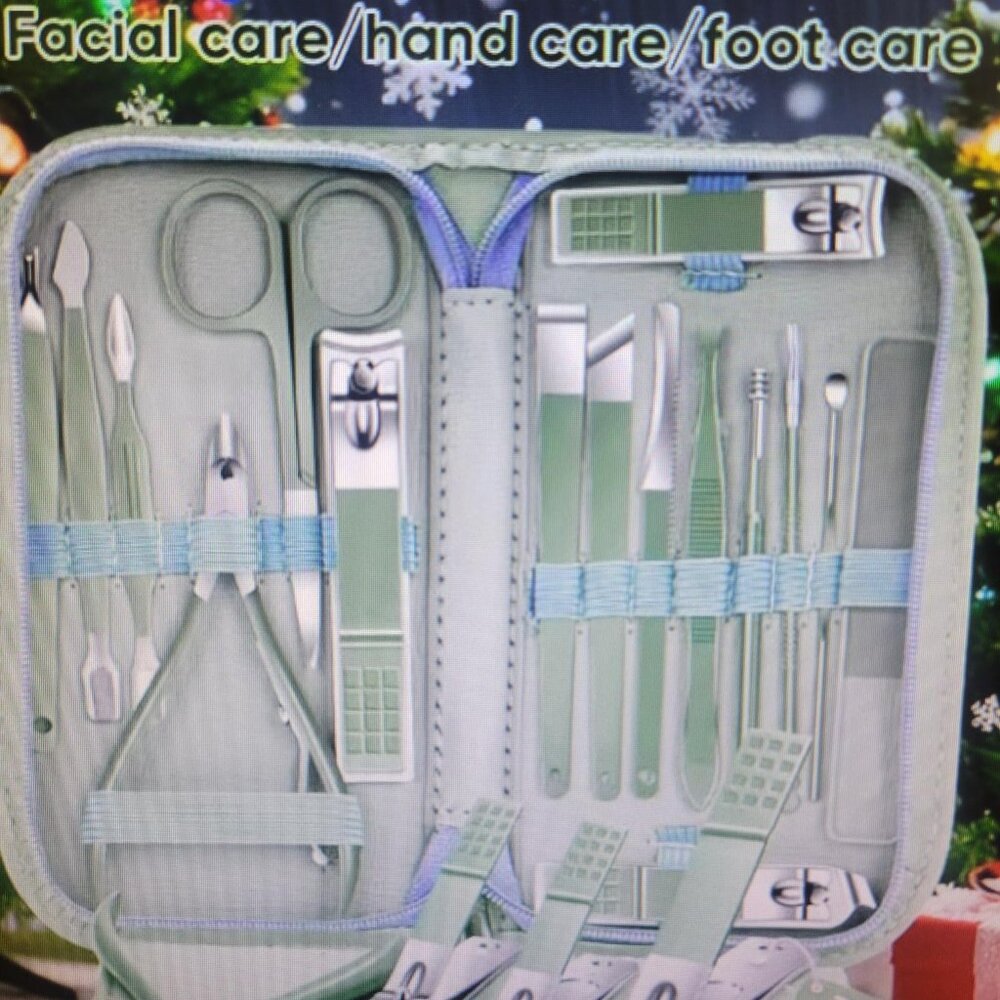 15 Piece Manicure/Pedicure Set